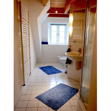 Reetdachhaus-poppenbuell * Poppenbull