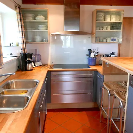 Reetdachhaus-poppenbuell Poppenbull