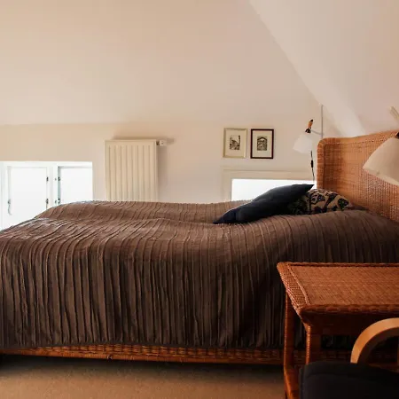 Reetdachhaus-poppenbuell * Poppenbull