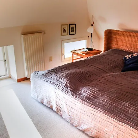 Reetdachhaus-poppenbuell