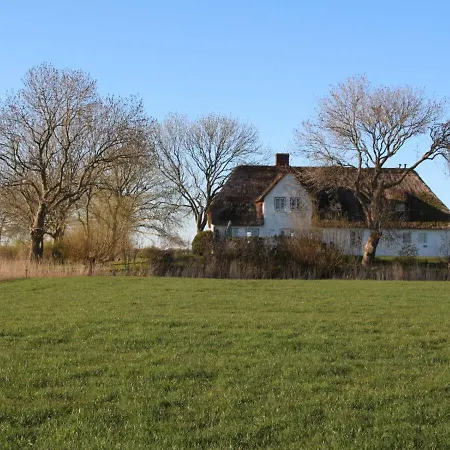 Reetdachhaus-poppenbuell