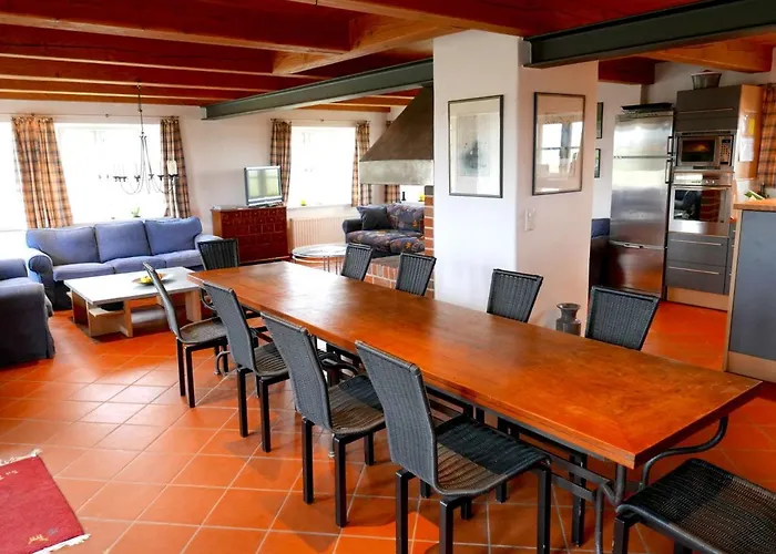 Reetdachhaus-poppenbuell Vakantiehuis *